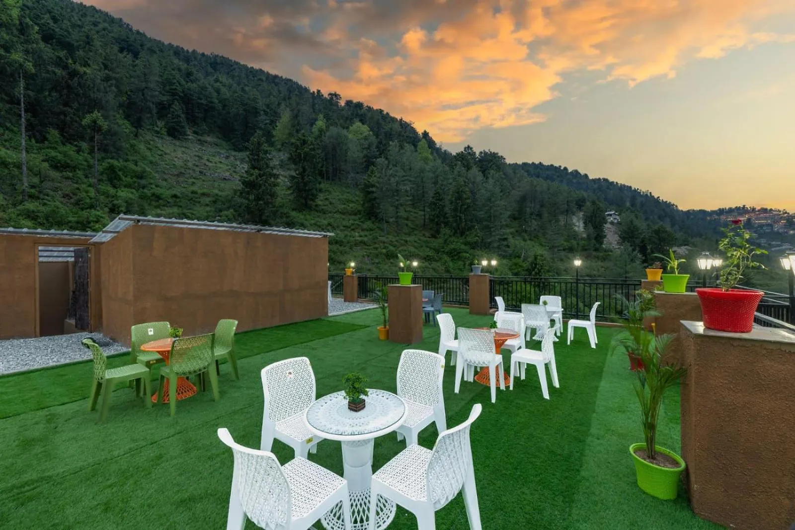 A Partyhouse Kufri I By Charvi Retreat Hotel Shimla